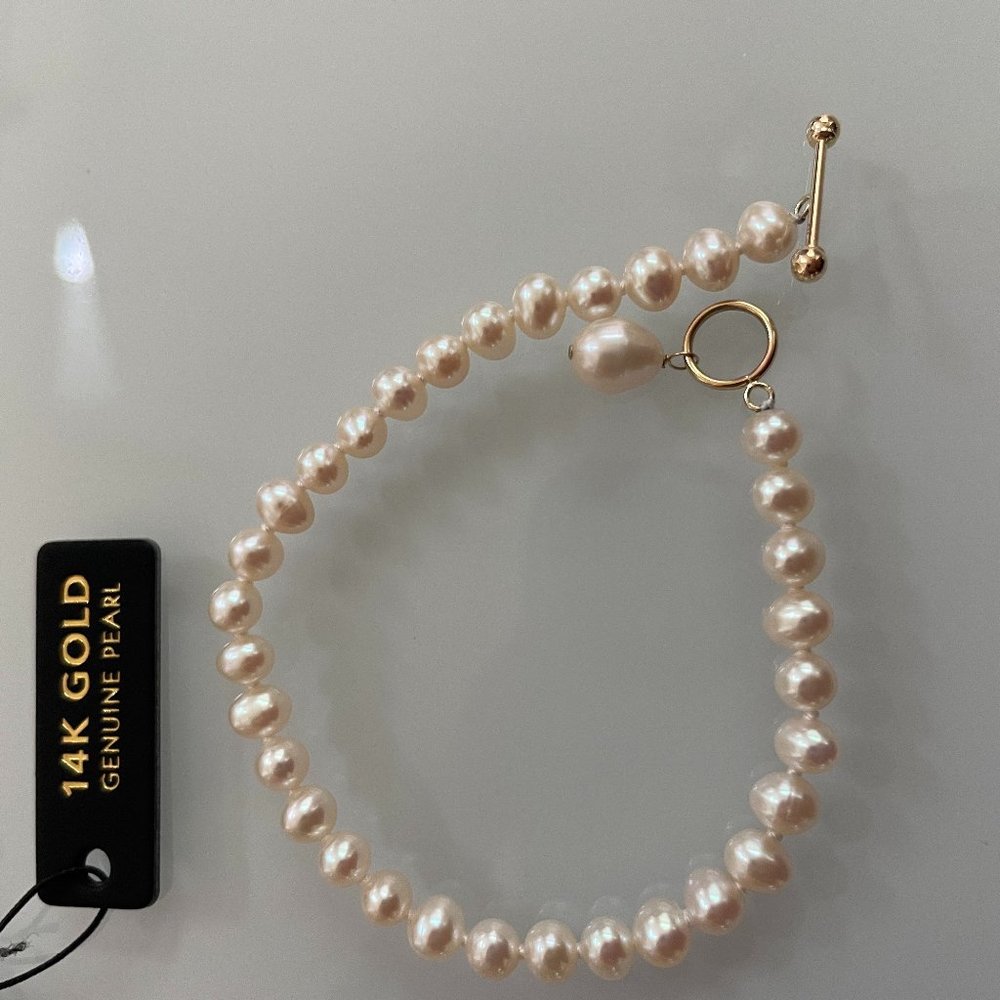 14kt Gold Earl Toggle Bracelet from GEORG K